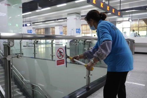 地铁站佛祖岭站以列表挂图方式推进服务提升